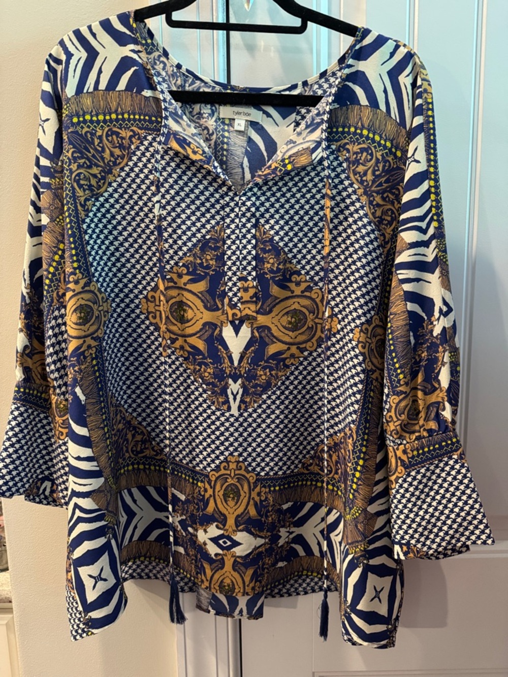 Tyler Boe Navy, Gold & White Printed V-Neck Tunic Top